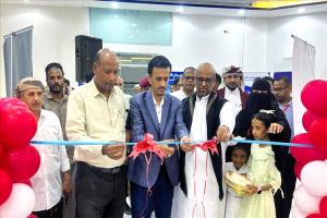 تقود شراكة نوعية وتدشن معرض المنتجات السمكية بالمكلا
