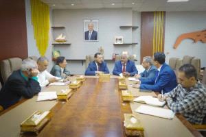 "شيخ وباسلمة يضعان خُطة لتمكين السلطة المحلية اقتصاديًا وتنمويًا"