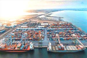 عدن تعود للترانزيت بعد 16 عامًا باتفاق صيني