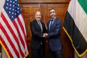 الشيخ عبدالله بن زايد يلتقي وزير التجارة الأمريكي في واشنطن