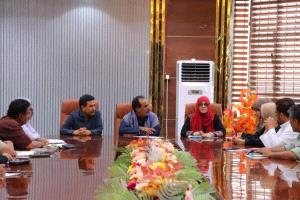 مدير عام خورمكسر يستقبل فريق النزول الميداني المكلف من المحافظ لمشروع المسح الأولي للكفاءات
