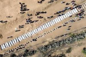 إسرائيل تسلّم جثامين 54 شهيدًا وسط إجراءات طبية دقيقة