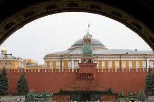 الكرملين يحث إيران والأطراف الأخرى على التحلي بضبط النفس والحكمة