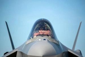 واشنطن تعزز حضورها الجوي في الشرق الأوسط بالتوازي مع الحراك النووي
