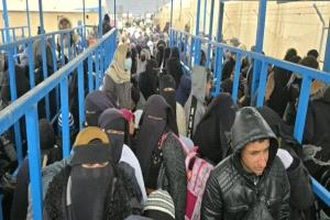 الهول بعد الانسحاب.. تبادل اتهامات بين "قسد" ودمشق حول تهريب عائلات داعش