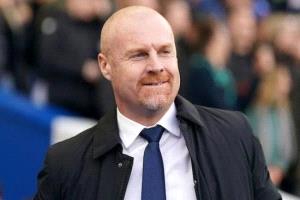 إقالة سريعة.. نوتنغهام فورست ينهي مهمة شون دايك بعد 114 يومًا