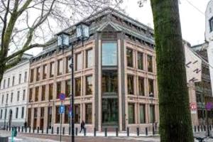 يتجه لبطاريات الطاقة في رهان جديد على مستقبل التخزين