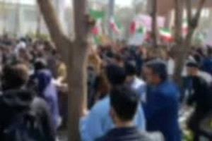 جامعات إيران.. احتجاجات متقابلة تعكس انقساماً سياسياً متصاعداً