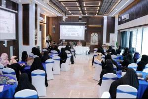 عدن.. دورة تدريبية لتعزيز الكشف المبكر عن سرطان عنق الرحم