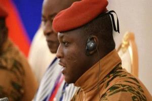 بوركينافاسو تحلّ الأحزاب السياسية: خطوة تعمّق قبضة السلطة الانتقالية