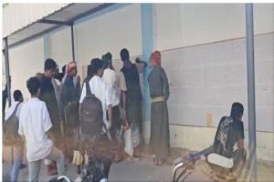 ازدحام الجوازات في المكلا يشعل مطالب شعبية بالتحول الرقمي