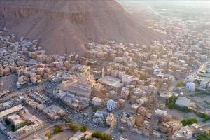 انفجار عبوة ناسفة يستهدف طقماً عسكرياً في سيئون
