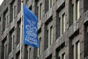 السويد تُمسك الدفّة: الفائدة ثابتة عند أدنى مستوى منذ ثلاث سنوات