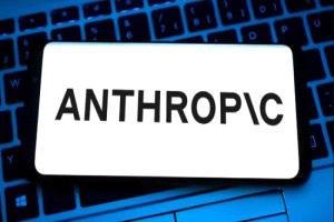 ترامب يحظر استخدام "أنثروبك" في الحكومة الفيدرالية