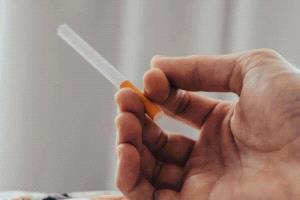 تحذير: التدخين بعد الإفطار يضاعف المخاطر الصحية