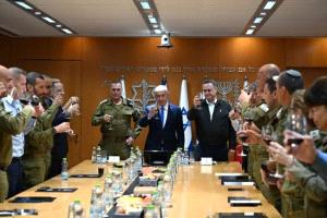 تل أبيب ترفع سقف الشروط النووية أمام واشنطن