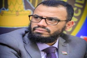 يكذبون الكذبة ويصدقونها