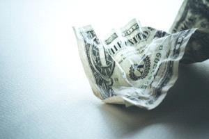 عملات آسيا الناشئة تتقدم مع تراجع الدولار وسط ارتباك التجارة العالمية