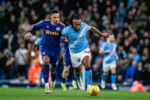 مانشستر سيتي يضيق الخناق على أرسنال بفوز صعب على نيوكاسل