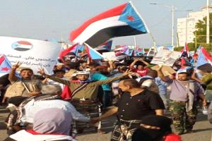 لليوم الثالث..أبناء العاصمة عدن يواصلون التصعيد الثوري بمسيرة جماهيرية حاشدة في البريقة .. (بيان)
