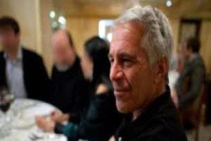 القضاء الفرنسي يحقق مع وزير الثقافة السابق على خلفية ارتباطه بإبستين