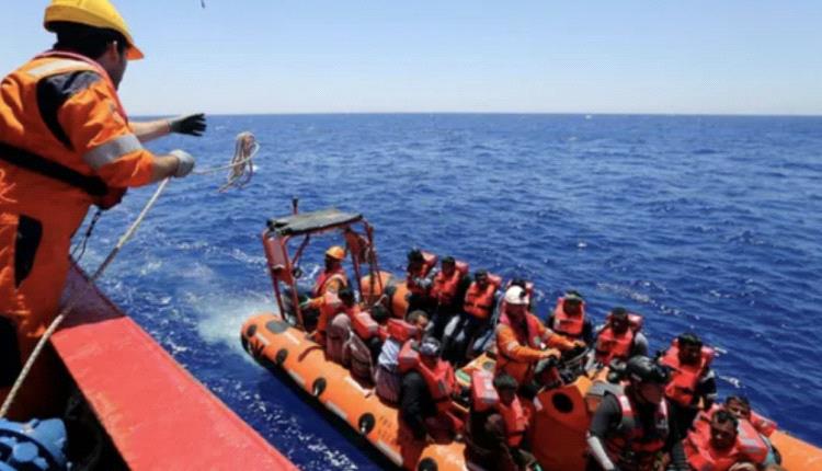 سبعة قتلى على الأقل والعديد من المفقودين في غرق مركب مهاجرين قبالة غامبيا
