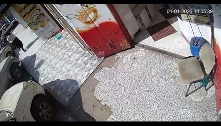 عامل محل مجوهرات يُحبط سرقة سوار ذهب