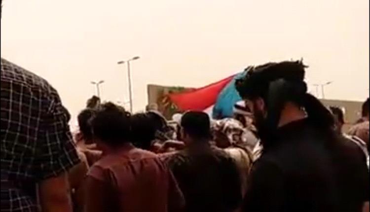 بن بريك: الجنوب دفع ثمن الدفاع عن السعودية ويُجازى بالقصف والتحالف مع “الإخوان”