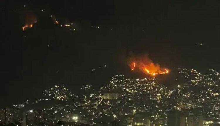 انفجارات غامضة تهز جنوب كاراكاس وسط تحليق مروحيات أمريكية