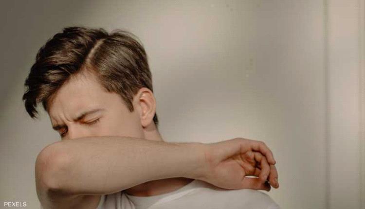 طبيب يكشف 5 أنواع للسعال.. بعضها خطير