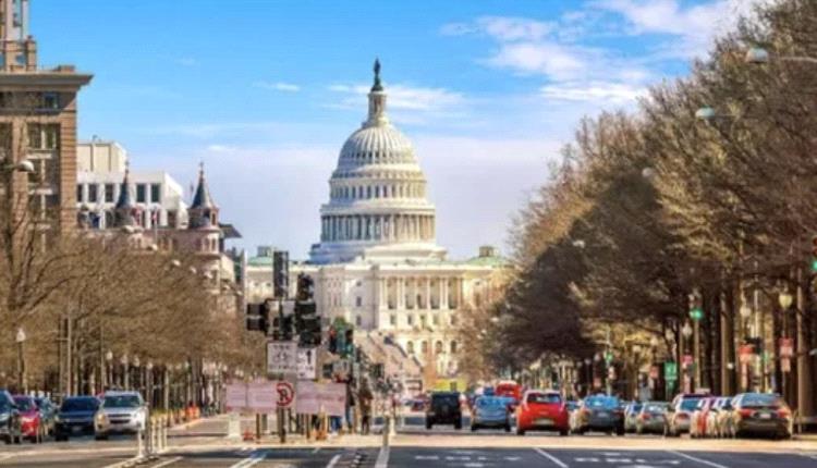 البيت الأبيض: ترامب ومستشاروه يناقشون خيارات الحصول على جرينلاند والجيش خيار مطروح
