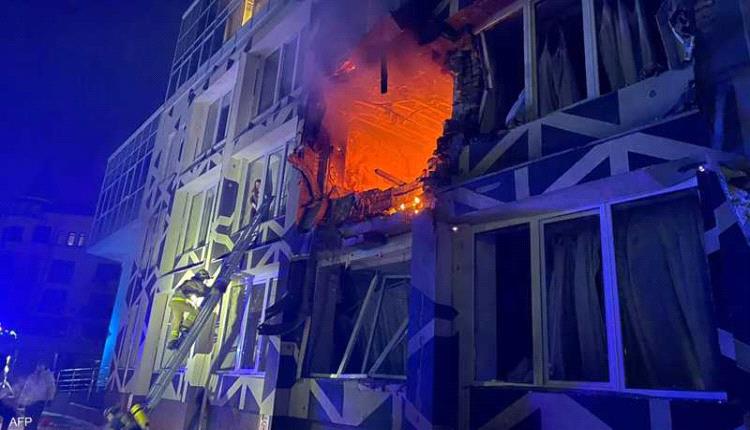 هجمات روسية بالمسيرات على كييف تسفر عن قتلى وجرحى وحرائق