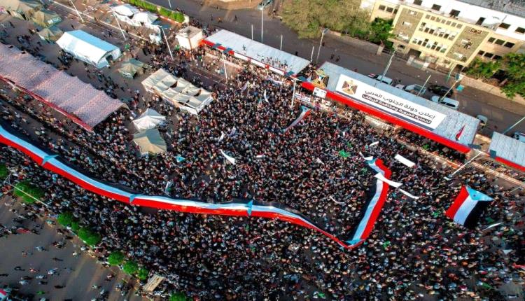 دعوات لتجديد التفويض للرئيس الزُبيدي ورفض الوصاية السعودية