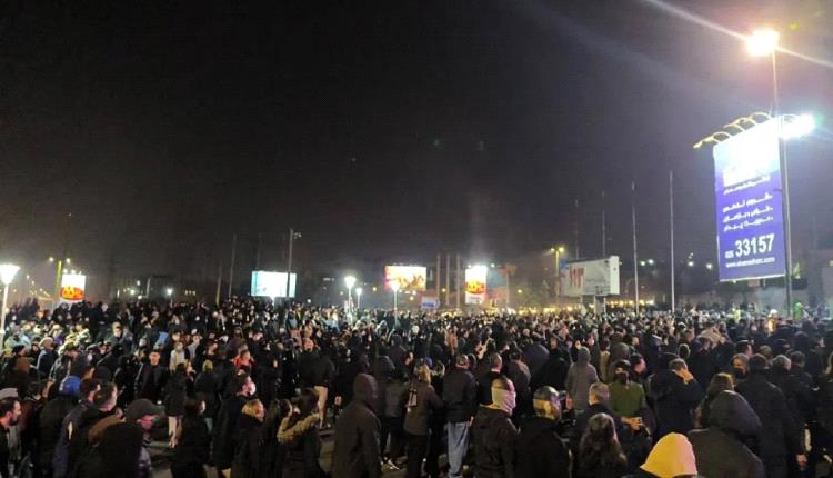 إيران تهدد باستخدام الجيش وتتهم واشنطن وتل أبيب بتحريك الاحتجاجات