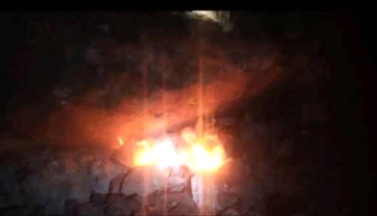 طيران مُسيّر يستهدف مغارة جبلية شمال الأزارق بالضالع