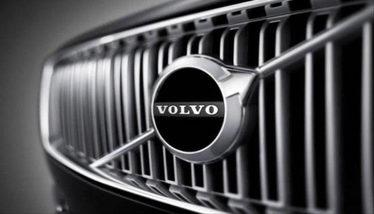 فولفو تستدعي 413 ألف سيارة في أمريكا لحل خلل الكاميرا الخلفية