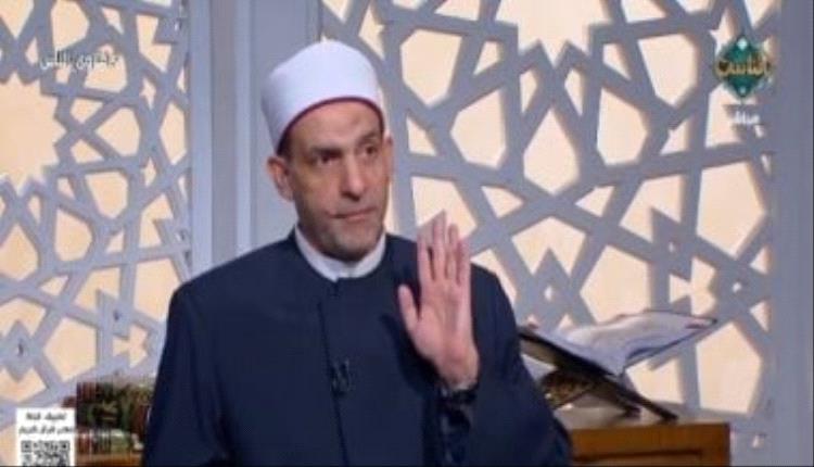 الصغير غير ملزم.. وقضاء الإفطار واجب على البالغ