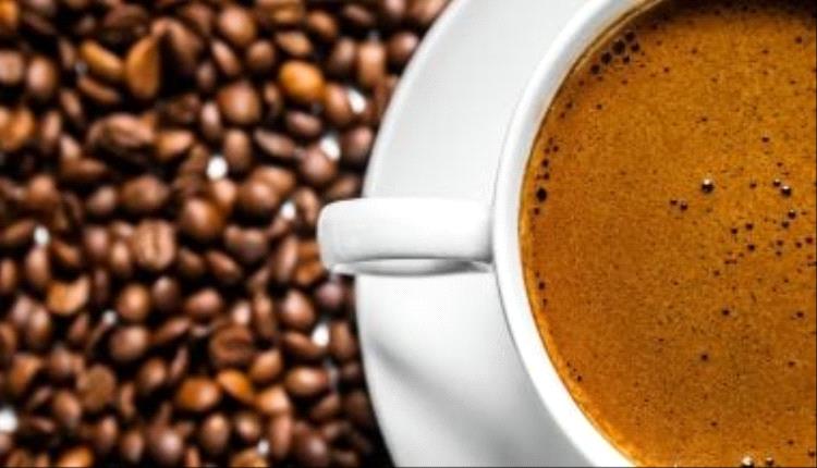 القهوة العادية أم منزوعة الكافيين؟ صحة بلا آثار جانبية
