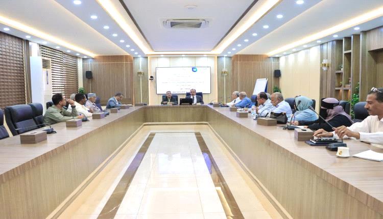 عدن تضع خارطة نهوض للبن والفاكهة بخطة استراتيجية وطنية