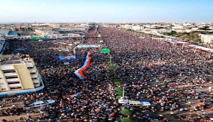 جنوب اليمن يحتشد للأسبوع الثالث: التفويض الشعبي للمجلس الانتقالي يتجدد