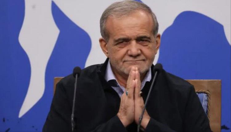 نجل الرئيس الإيراني يحذّر من شرخٍ أعمق بين الدولة والمجتمع