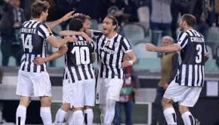 يوفنتوس يطرق أبواب القمة بثلاثية تهز نابولي