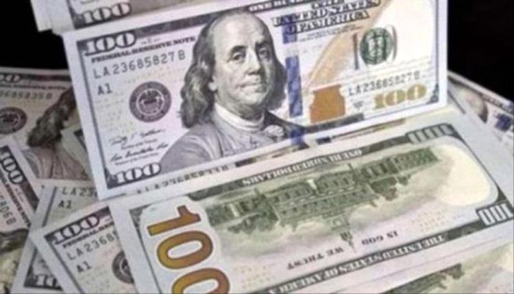 الدولار يلتقط أنفاسه وسط موجة “بيع أمريكا”