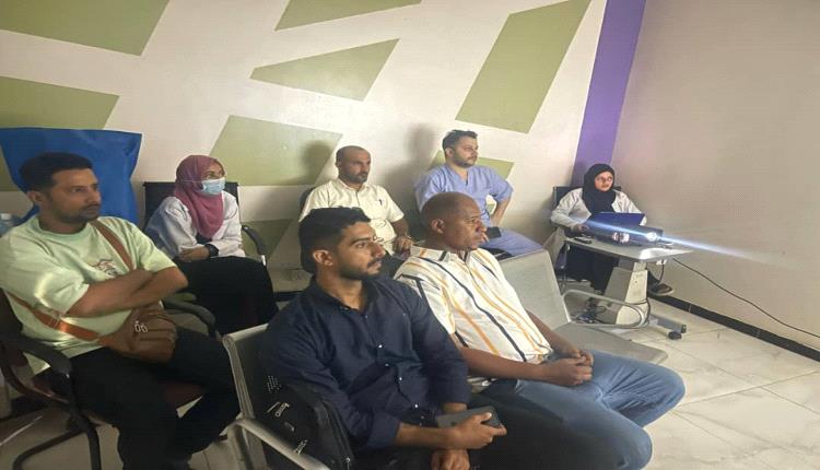 مستوصف العين التخصصي يعزز كفاءة كوادره بمحاضرة علمية حول الرمد الربيعي