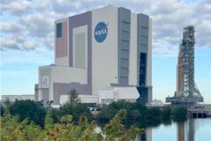 خطوة إلى القمر: ناسا تدفع «أرتميس 2» نحو التاريخ