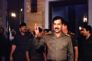 فرصة ضائعة قبل الغزو: بوش وافق على خروج صدام مقابل انتقال سياسي