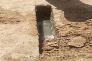 تسرّب مياه يكشف خللًا خطيرًا وراء انهيار منزل في شبام