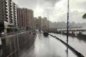 نوة الفيضة الكبرى تضرب الإسكندرية: أمواج عالية ورياح 70 كم/س