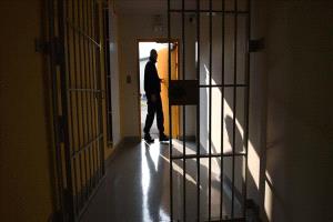 هروب جماعي لسجناء السجن المركزي بزنجبار وسط إطلاق نار كثيف