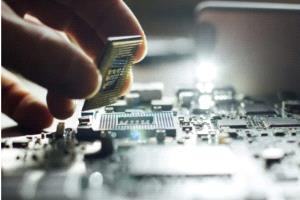 انتعاش أسهم أشباه الموصلات بقيادة عمالقة رقائق الذاكرة
